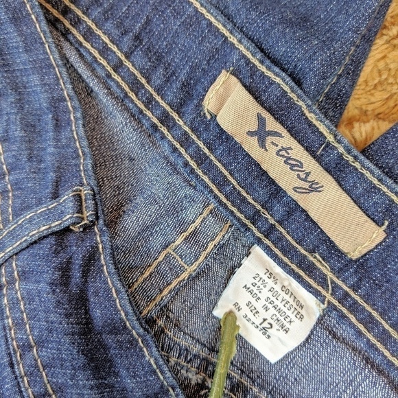 X-tasy Blue Jean Bermuda Shorts Size 12 - Picture 4 of 4